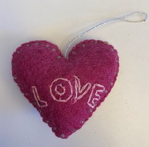 En Gry & Sif Herzanhänger pink "LOVE"